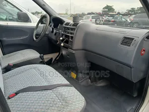 Toyota HiAce 2004 White