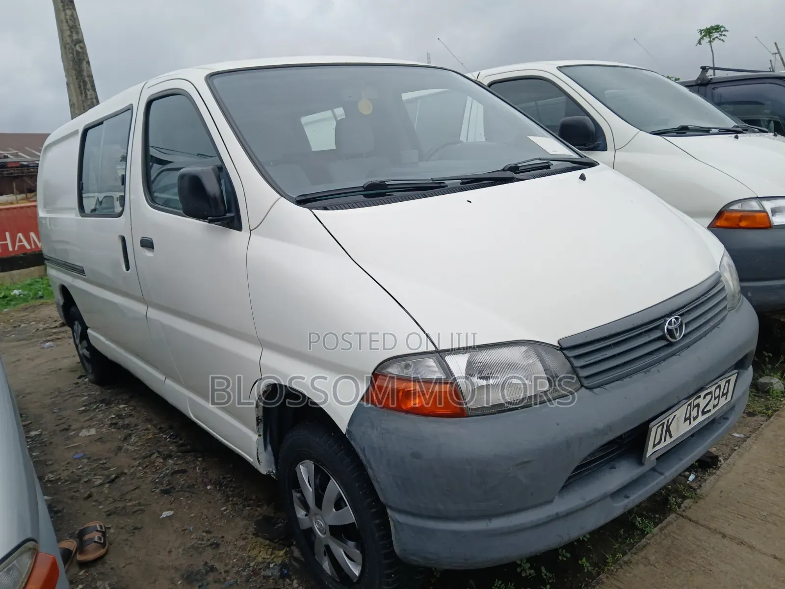 Toyota HiAce 2004 White
