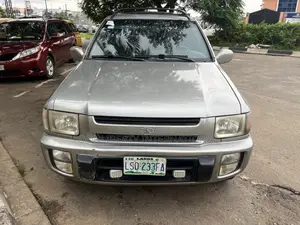 Infiniti QX4 1999 Silver