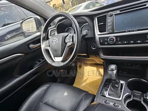 Toyota Highlander Limited 4x2 V6 (3.5L 6cyl 8A) 2018 White