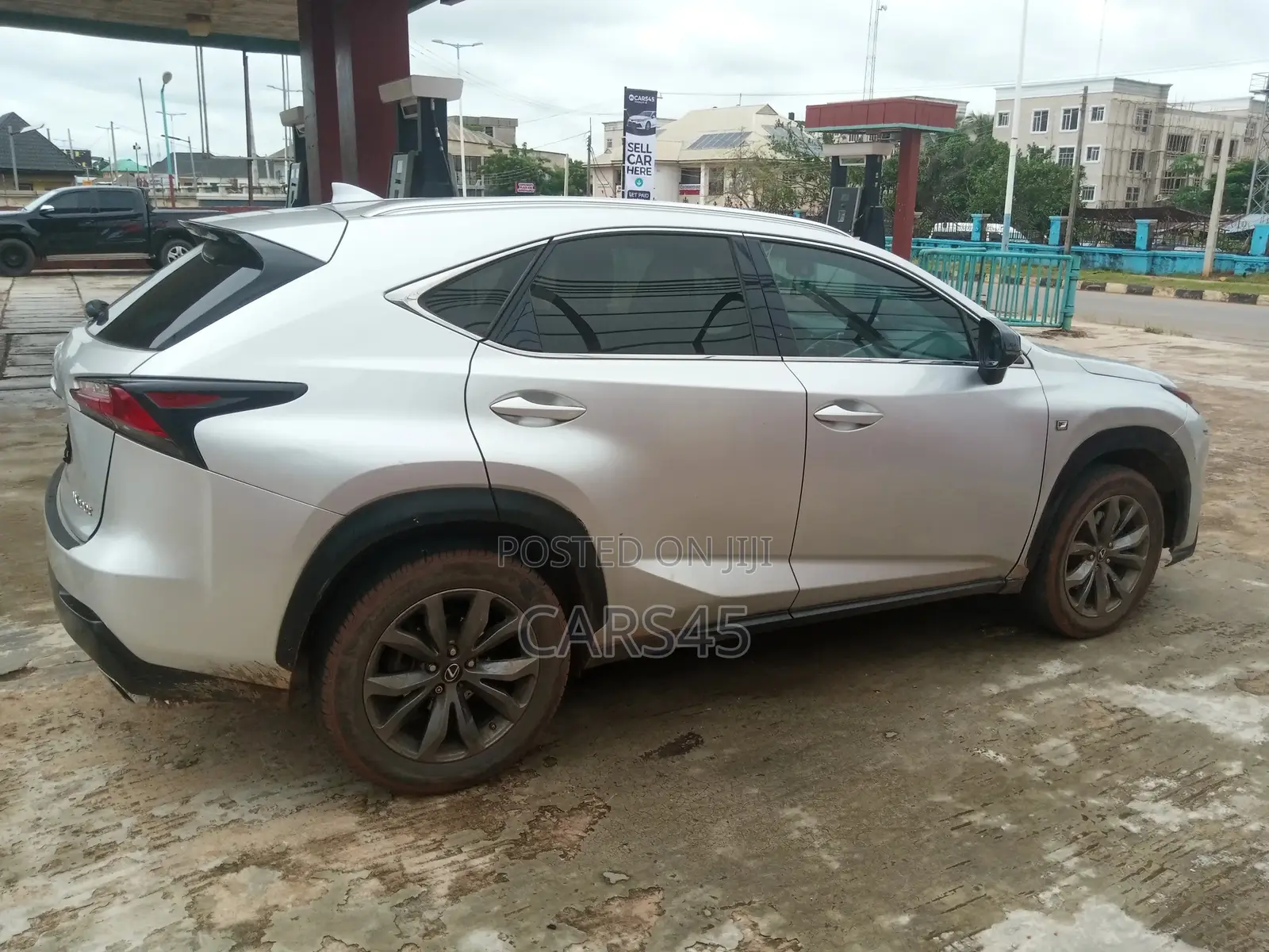 Lexus NX 2016 Silver