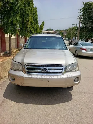 Toyota Highlander 2005 Gold