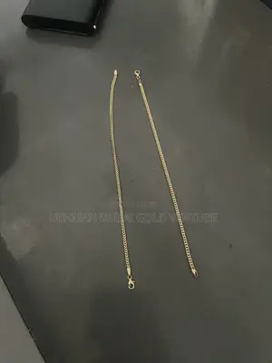 Brand New 18 Karat Dubai Gold Hand Chain
