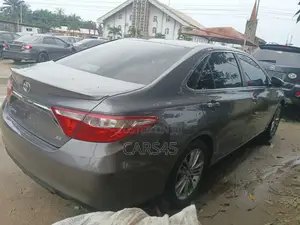 Toyota Camry SE 4dr Sedan (2.5L 4cyl 6A) 2016 Gray