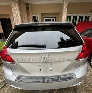 Toyota Venza LE 2016 Silver