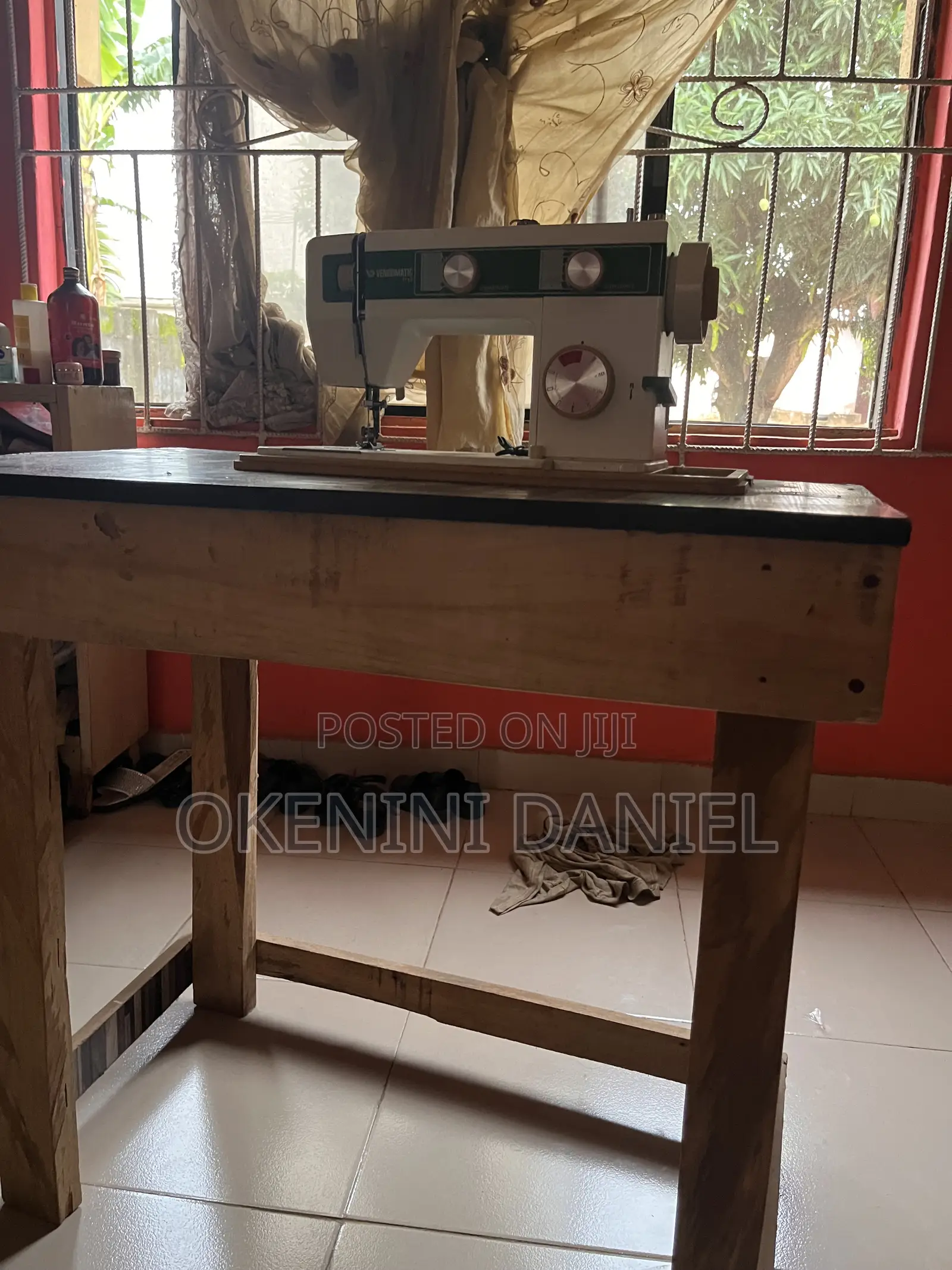 Vintage Multi-Function Sewing Machine – Fully Functional