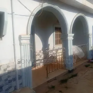3bdrm Apartment in Isokan Estate, Akobo for rent
