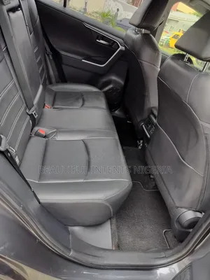 Toyota RAV4 XLE Premium 2025 Gray