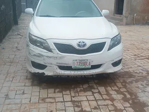 Toyota Camry SE 4dr Sedan (2.5L 4cyl 6A) 2011 White