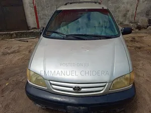 Toyota Sienna 2001 Gold