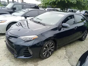 Toyota Corolla SE 4dr Sedan (1.8L 4cyl CVT) 2017 Gray