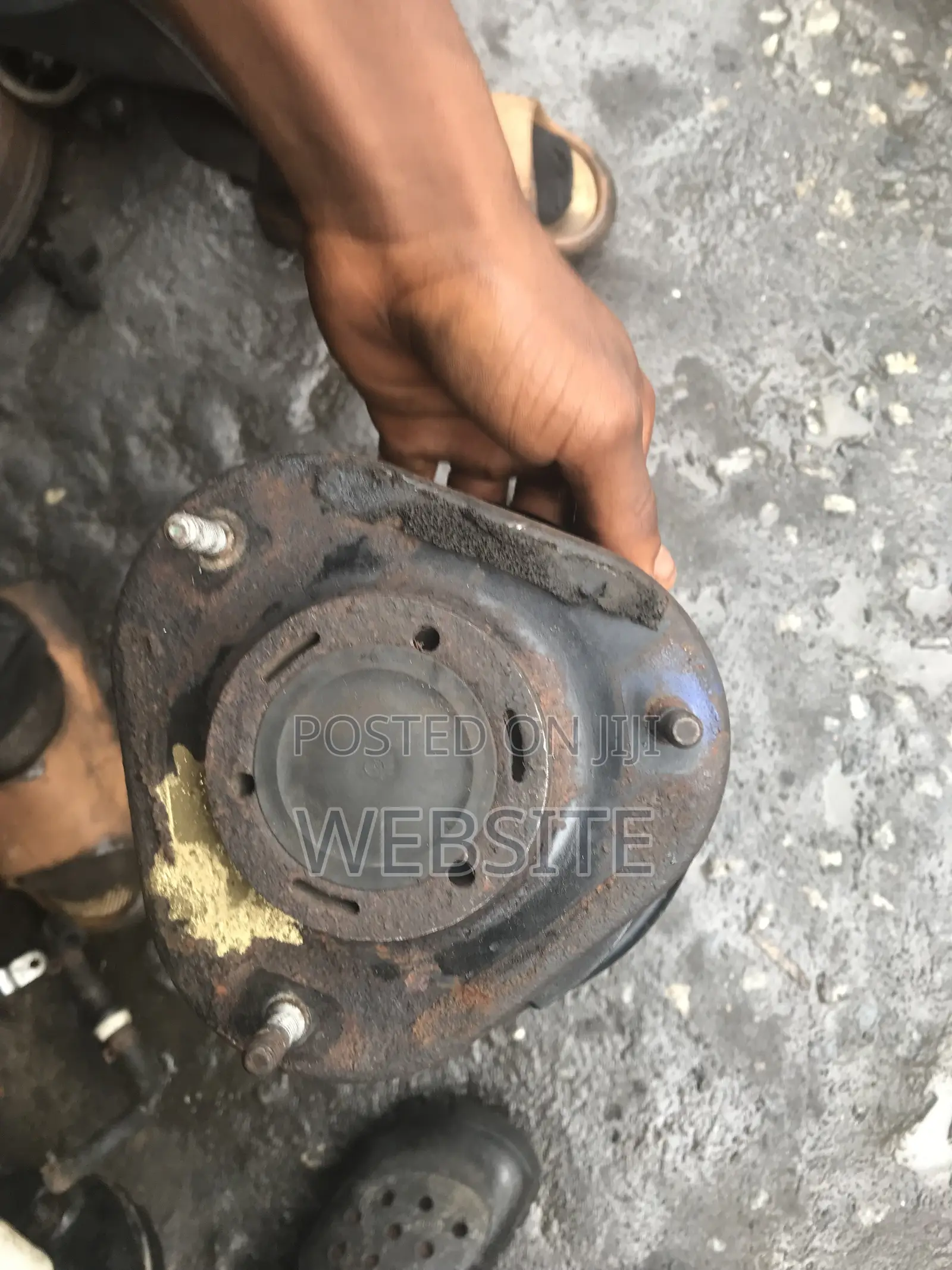Corolla 05 Front Shock Left