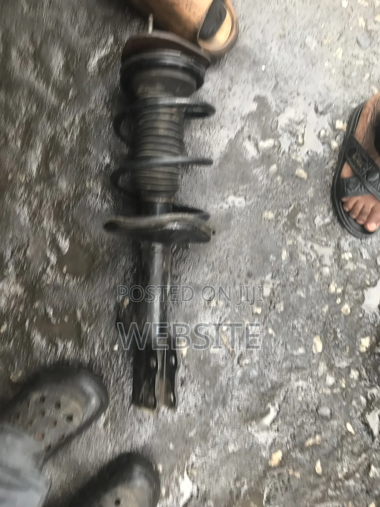 Corolla 05 Front Shock Left
