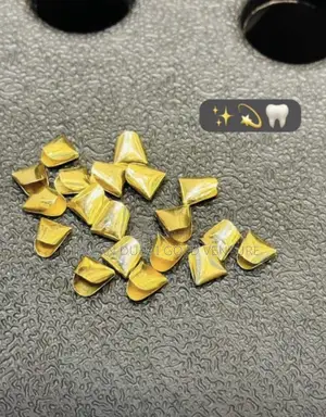 Brand New Unused 18karat Italian Gold Teeth