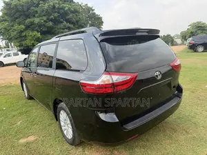 Toyota Sienna 2017 Black