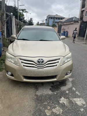 Toyota Camry 2010 Gold