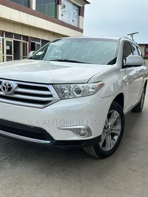 Toyota Highlander Limited 2012 White