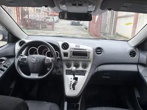 Toyota Matrix S Hatchback AWD (2.4L 4cyl 4A) 2012 Blue