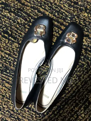 Authentic! Hugo Boss Flats