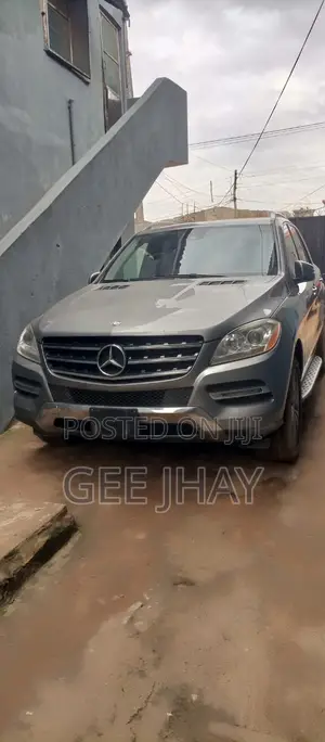 Mercedes-Benz M Class ML350 4MATIC 4dr SUV AWD (3.5L 6cyl 7A) 2014 Gray