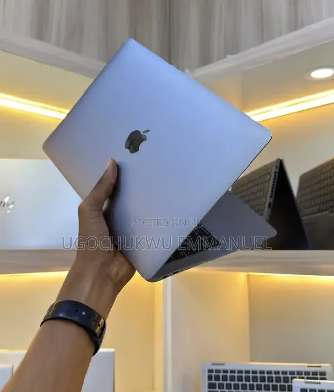Laptop Apple MacBook Pro 2018 16GB Intel Core i7 SSD 512GB
