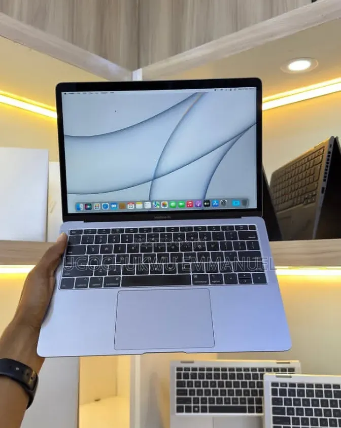 Laptop Apple MacBook Pro 2018 16GB Intel Core i7 SSD 512GB