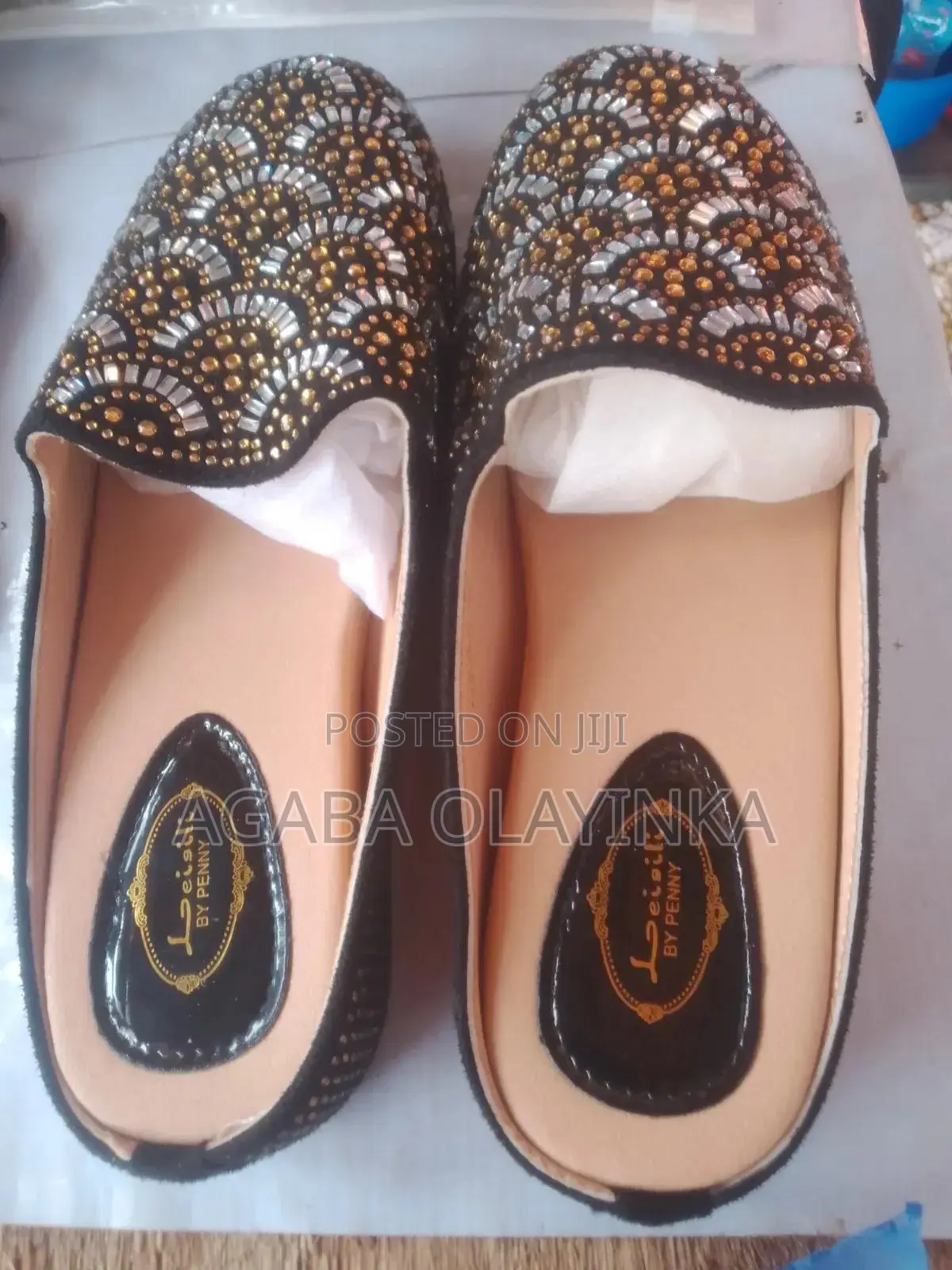 Half Shoe Sole Is Solid