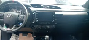 New Toyota Hilux 2025 White