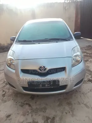 Toyota Yaris 2010 Silver