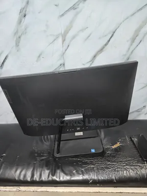 Desktop Computer Lenovo 8GB Intel Core i3 SSD 256GB