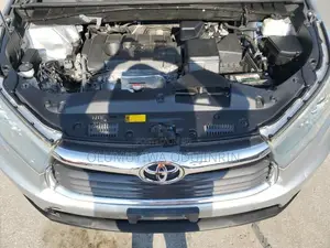 Toyota Highlander LE 4x2 (2.7L 4cyl 6A) 2016 Silver