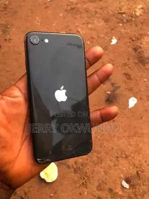 Apple iPhone SE (2020) 64 GB Black