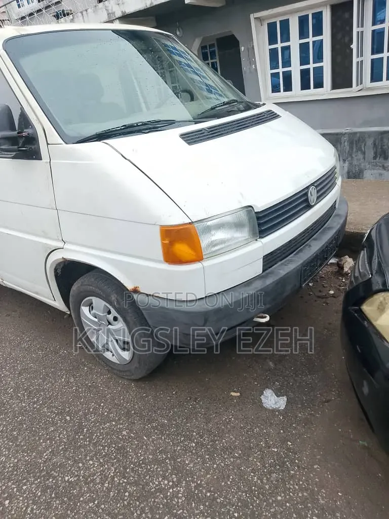 Volkswagen Transporter 1993 White