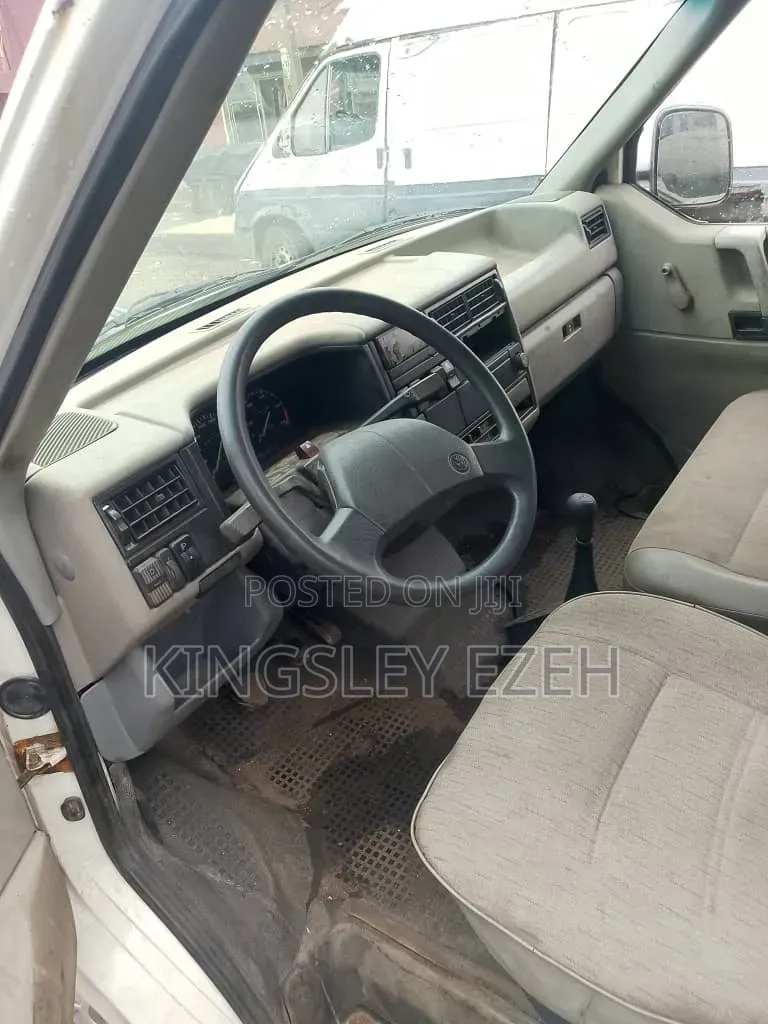 Volkswagen Transporter 1993 White