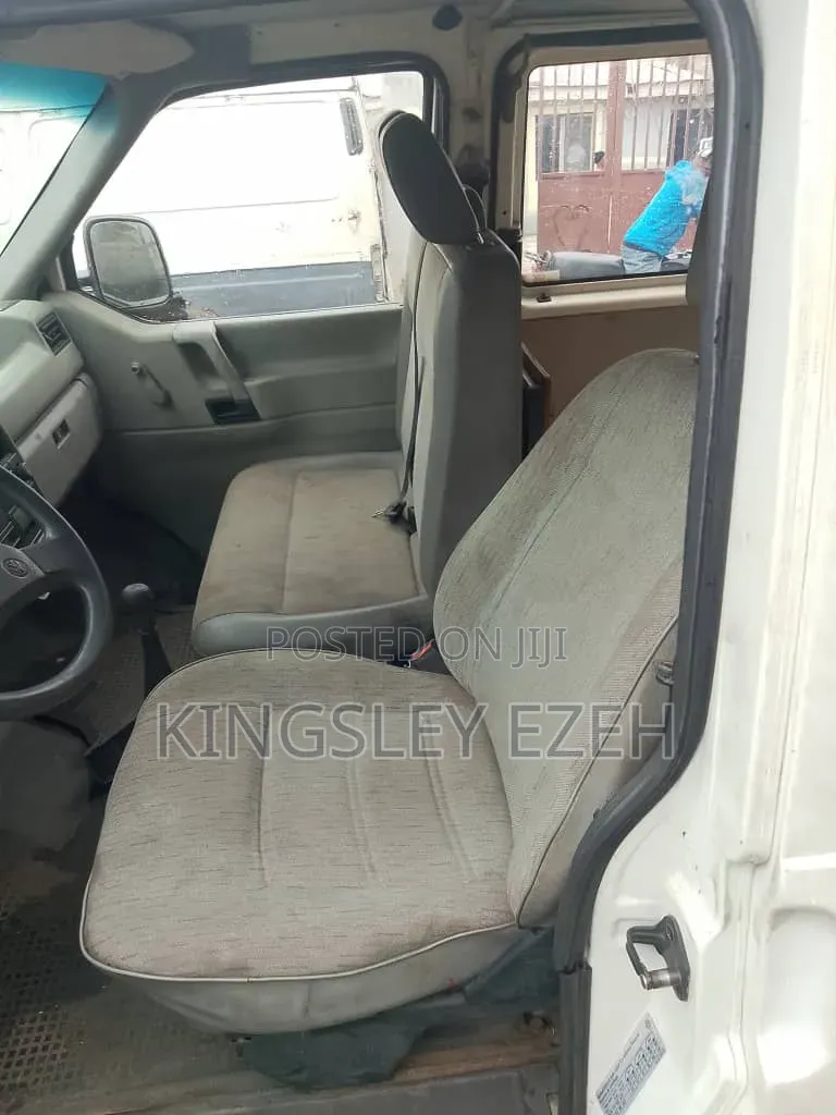 Volkswagen Transporter 1993 White