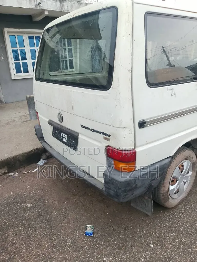 Volkswagen Transporter 1993 White