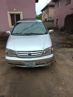 Toyota Sienna XLE 2002 Silver