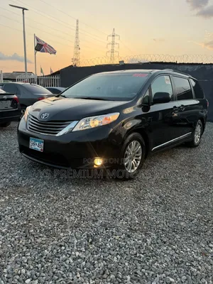 Toyota Sienna 2013 Black