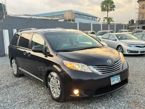 Toyota Sienna 2013 Black