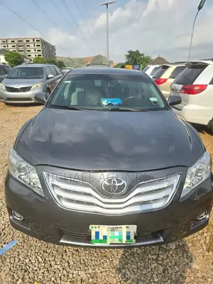 Toyota Camry LE 4dr Sedan (2.5L 4cyl 6AM) 2010 Gray