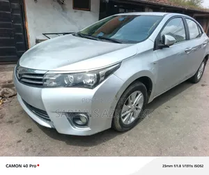 Toyota Corolla LE 4dr Sedan (1.8L 4cyl CVT) 2015 Silver
