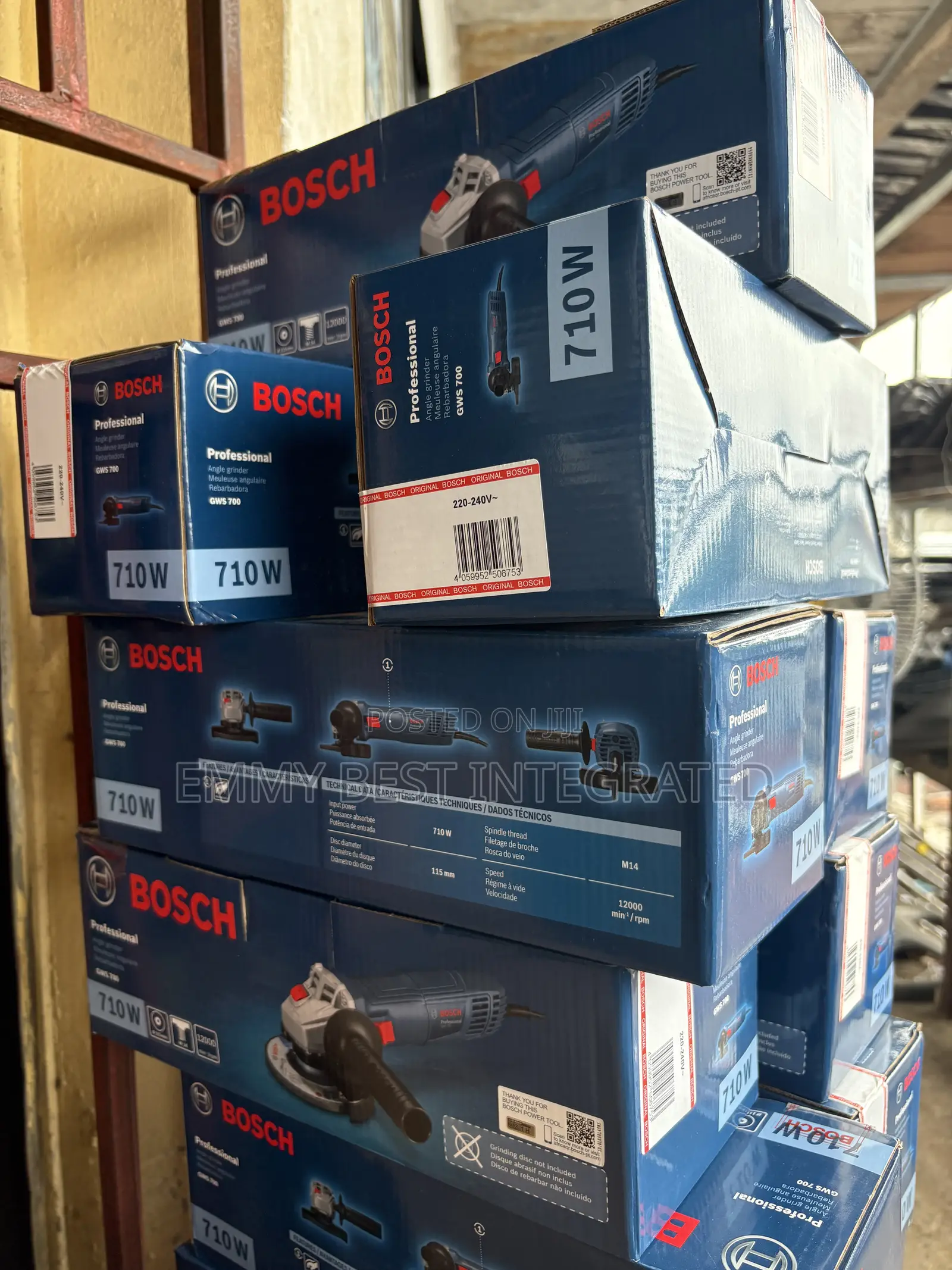 Bosch GWS 700 Professional Angle Grinder
