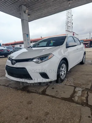 Toyota Corolla LE 4dr Sedan (1.8L 4cyl CVT) 2016 White