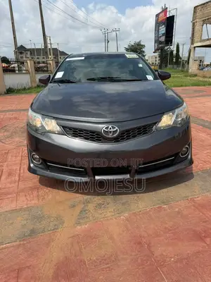 Toyota Camry SE Sport 4dr Sedan w/Prod. End 11/13 (2.5L 4cyl 6A) 2014