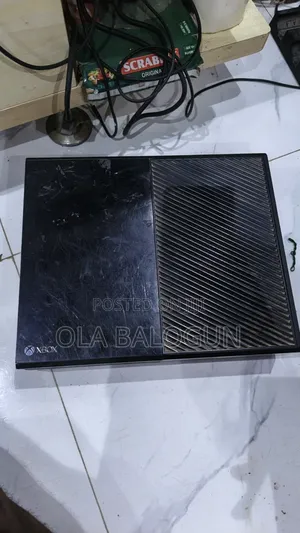 Xbox One | 2 Wireless Pad || 512gb | Charging Station || Offline Games