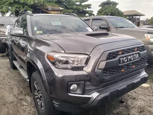 Toyota Tacoma 2018 Black