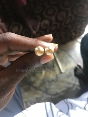 Brand New Karat Dubai Tondo Earrings