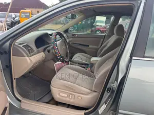 Toyota Camry 2005 Gray