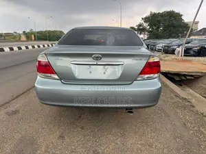 Toyota Camry 2005 Gray