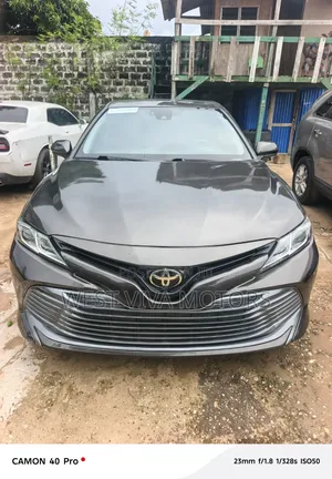 Toyota Camry 2018 Gray